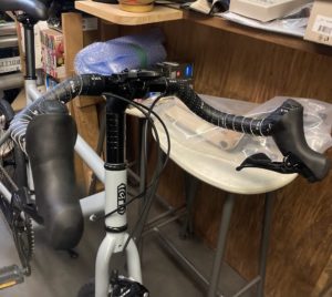 良いところどりのブルホーンハンドルバー