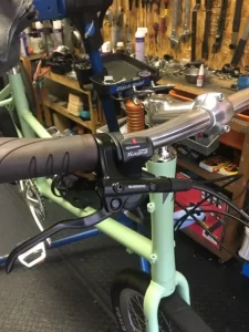 ブレーキは自転車のかなめ！油圧ブレーキは軽いタッチでストレスが少なく安心感があります。