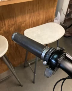 ぽたりんぐぅオリジナルのレザーグリップ。