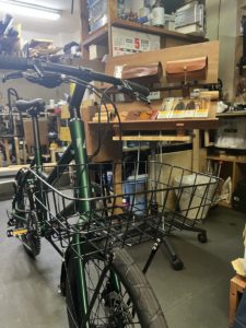 スタイルを崩さずにフロントバスケットをつけるのは結構大変!