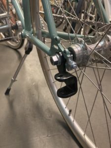 ナット止めの後輪は”ヒッチ”とも相性がいいですね!