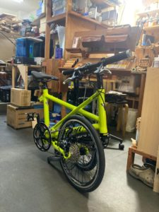 FXから踏襲する折りたたみスタイル。フレームの剛性を損なわずコンパクトにまとめるすご技フレーム。