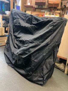 専用輪行袋でスマートに収納。電車での移動も可能になります。