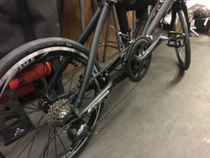 コンポーネントは安定のシマノ「TIAGRA」機能と耐久性のバランスが秀逸!