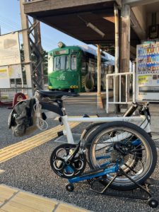 コンパクトな折りたたみスタイルで電車輪行も。